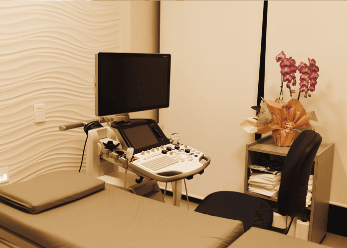 Sala de exame para ecodopplercardiograma